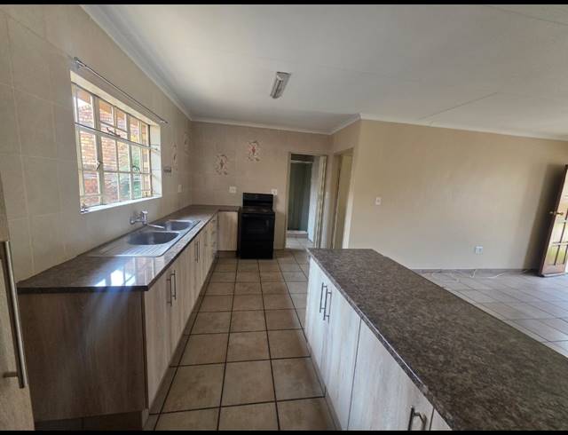 1 BEDROOM TOWNHOUSE FOR SALE IN THREE RIVERS